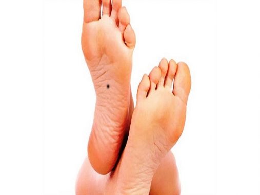 Xem bói nốt ruồi ở lòng bàn chân nói lên vận mệnh con người?