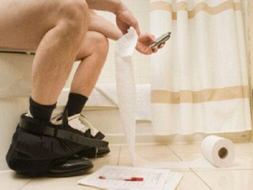 Mơ thấy đi vệ sinh báo điều gì, con số liên quan