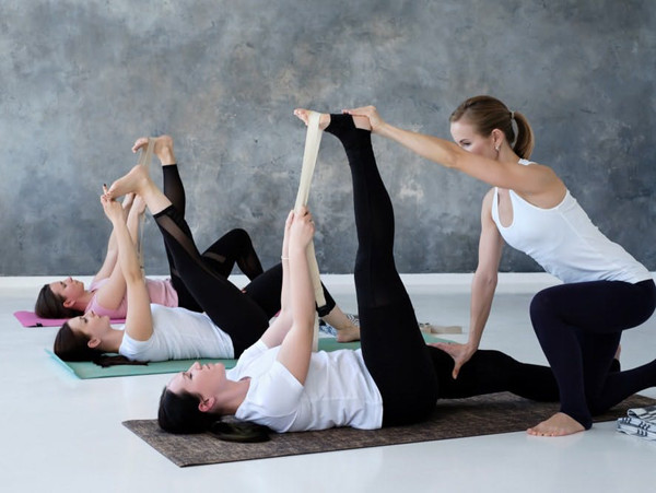 Tư thế yoga cơ bản dễ thực hiện nhất cho người mới tập